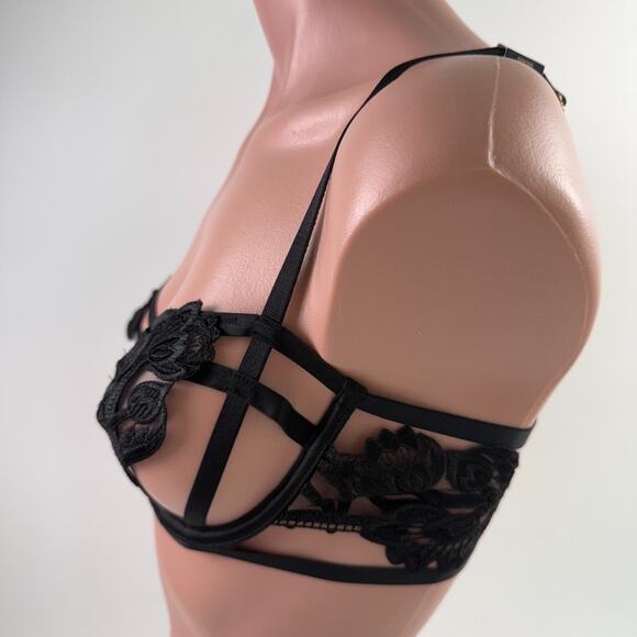 Victorias Secret Floral Embroidered Strappy Open Cup Black Bralette Bra  34DD - Picture 4 of 14
